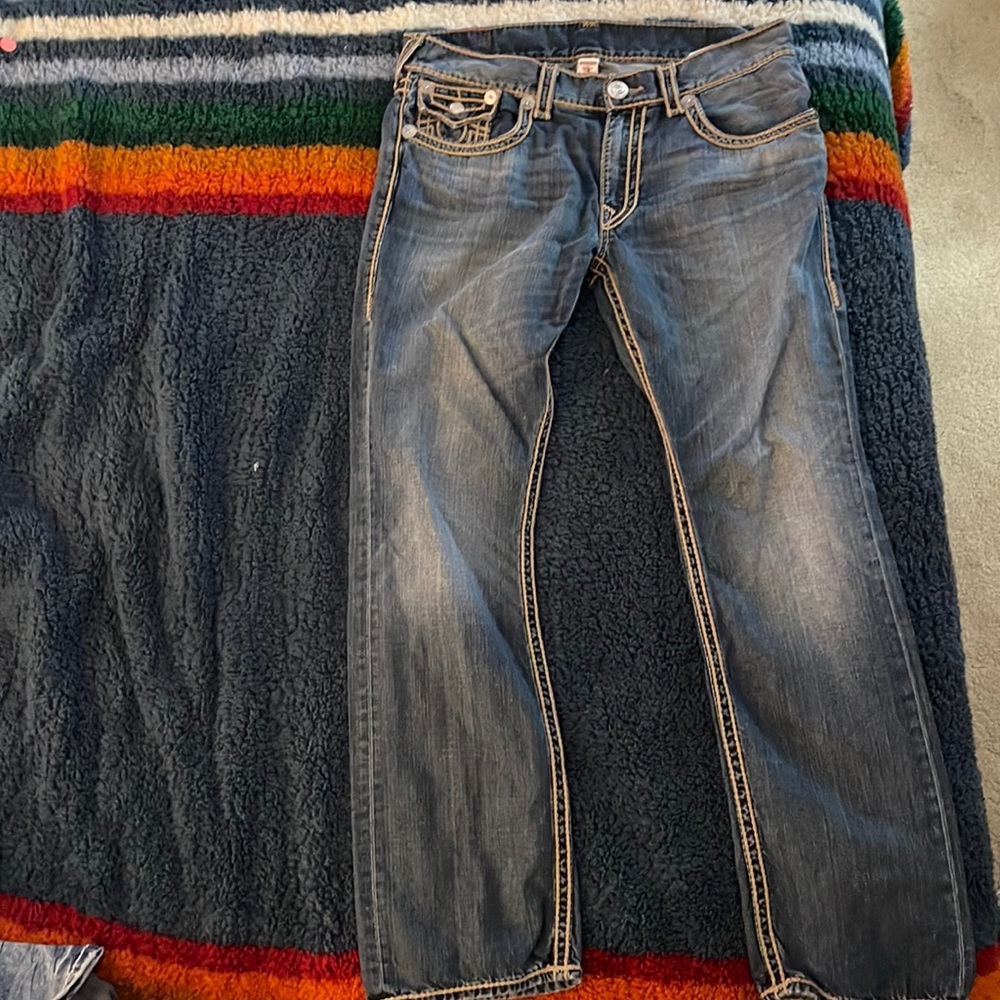 Brown rope stitch true religion men’s jeans. Size 36